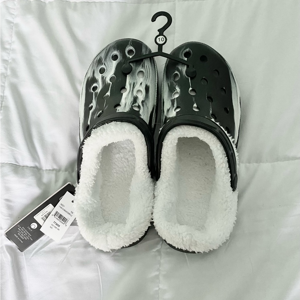 black and white marble fuzzy crocs